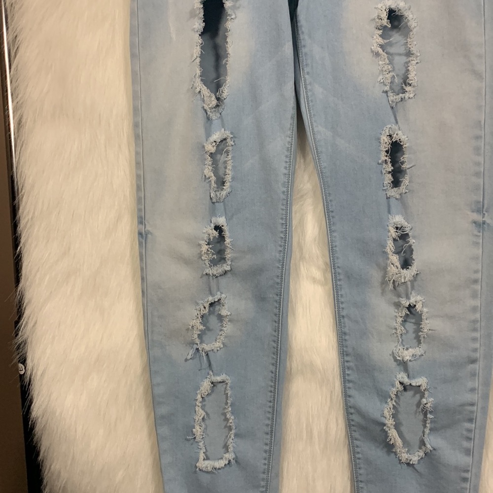 Elite Jeans, Women’s Ripped light wash hollow out sz 13/14 - Picture 3 of 8